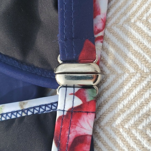 Cupshe blue floral bikini top size medium - Picture 6 of 8